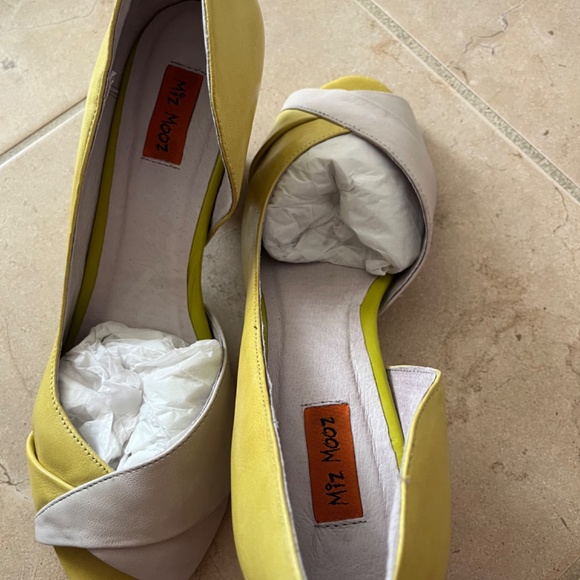 NWT Miz Mooz Warby Women’s Designer Heels in Citron, Size 8.5 - Picture 3 of 7